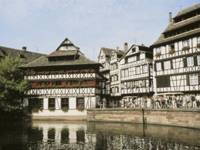 Direct flight to Strasbourg every Saturday from 19 December to 2 January Direct flight to Strasbourg every Saturday from 19 December to 2 January